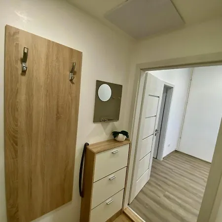 Ella Apartment *